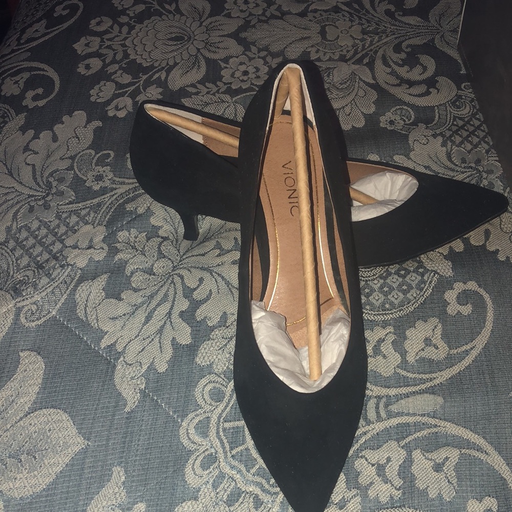 Black Vionic heels - Picture 5 of 6